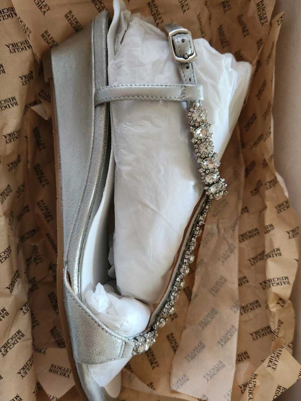 Badgley Mischka Yadira Wedge Sandals. NIB. Size 6.5